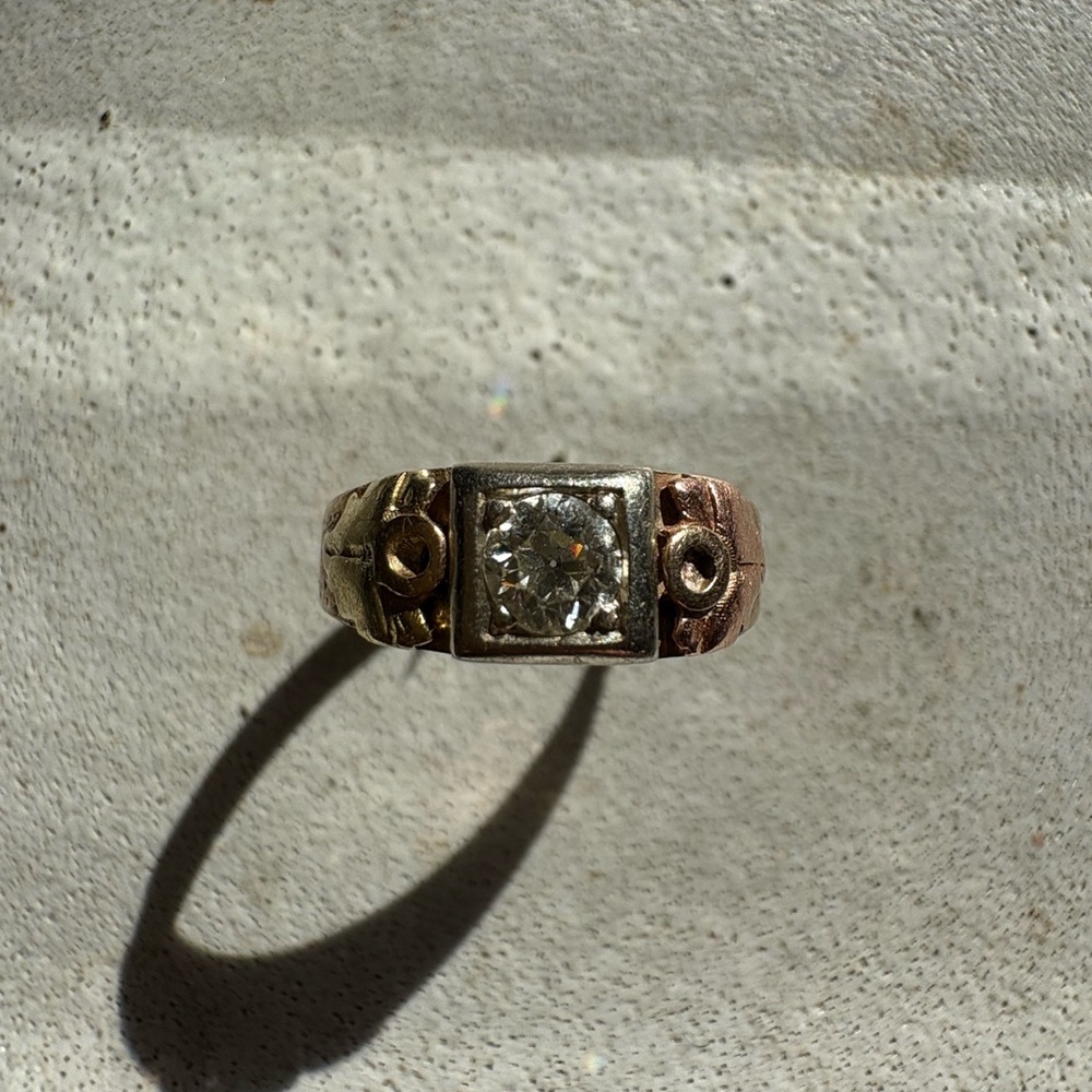 Elegant Gold and Silver Women's Ring